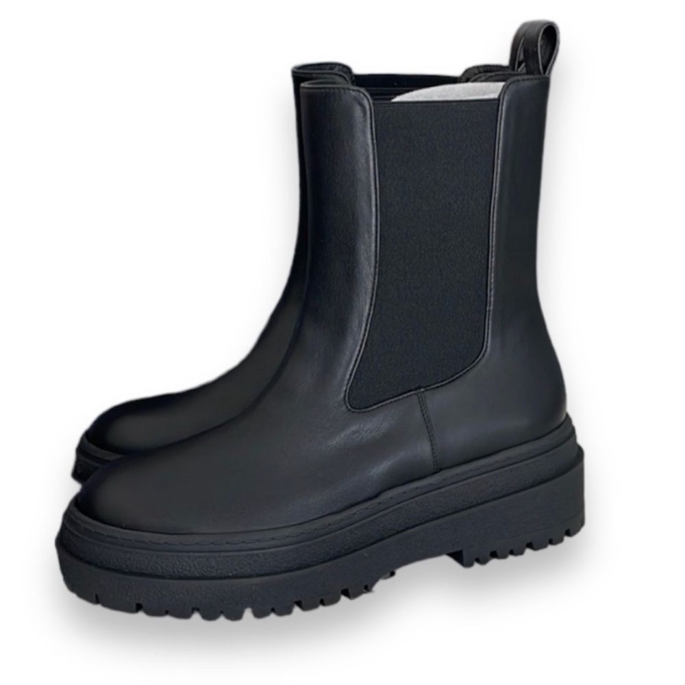 Good American Black Chelsea Platform Ankle Boots